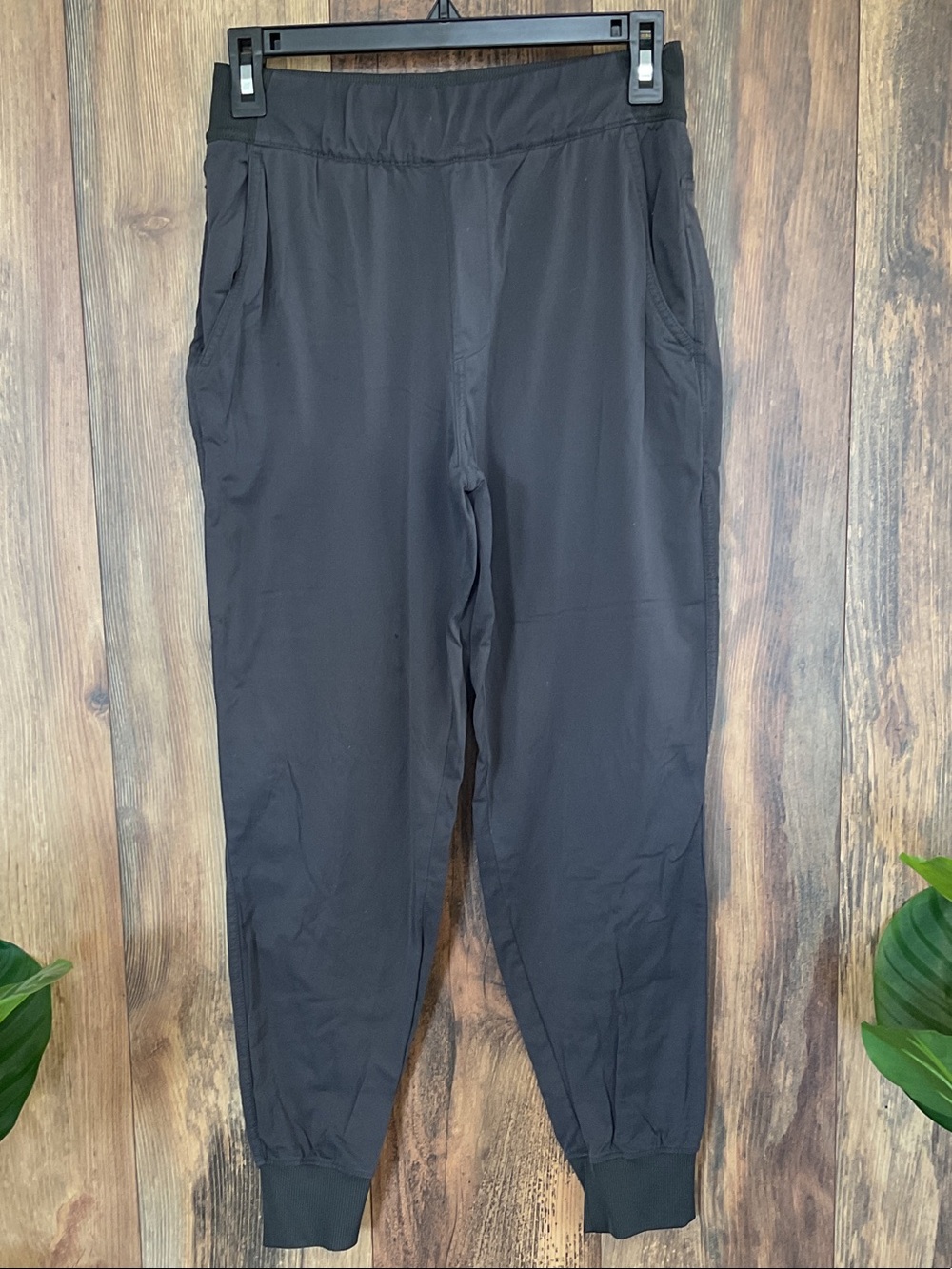 The North Face Charcoal Athletic Lightweight Jogger S 432B